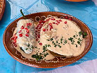 IMDOC 4925 Chiles en nogada.jpg