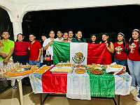 OM 0008 Vestimenta con colores mexicanos.jpg