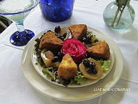 3R 00932 Xoconostle en almibar con pasitas y trozos de acitron de biznaga acompañando queso camembert empanizado.jpg